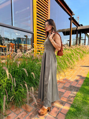Vestido Feminino Longo Fechamento em Zíper no Busto com Cintura Império e Bolsos - Liriel